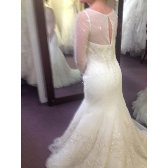 NEW Alfred Angelo Long Sleeve Lace Wedding Dress, Ivory Size 4, Mermaid - Picture 6 of 12